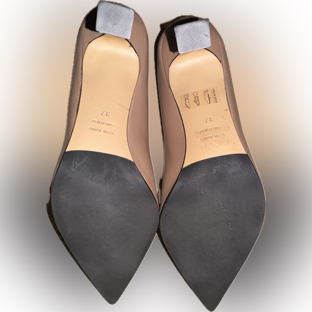 Brown’s Couture Beige Amour Heels Size 7 leather & rubber soles made in Italy - Picture 8 of 13
